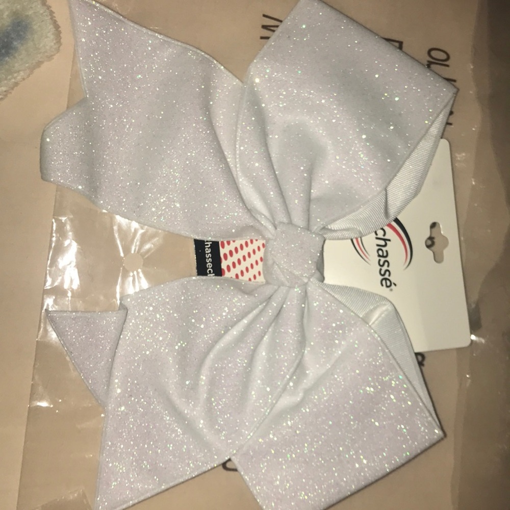 White cheer bow